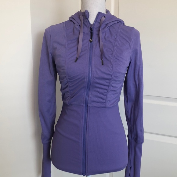 Lululemon Reversible Scuba - Picture 4 of 6